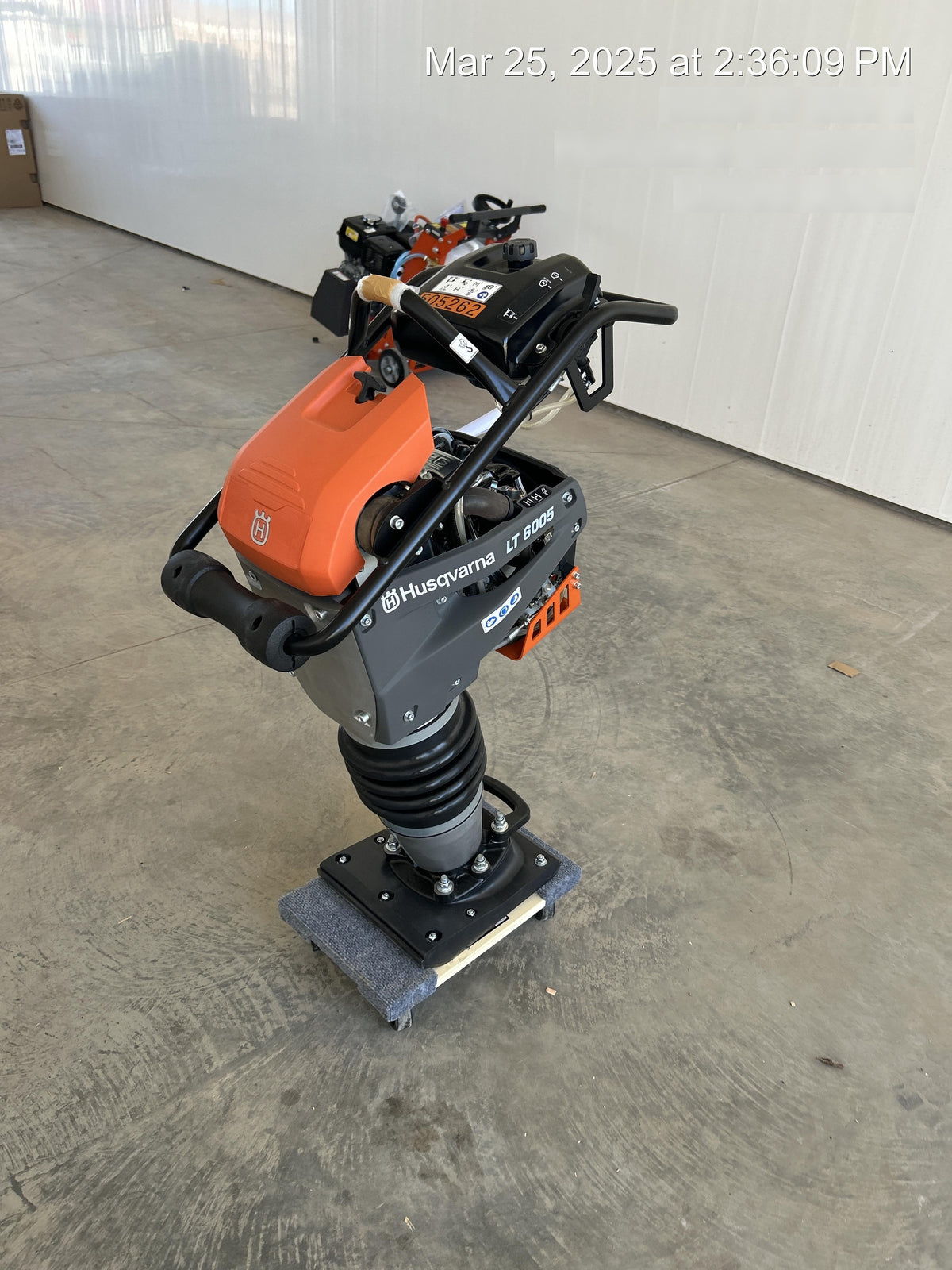 2025 HUSQVARNA LT6005