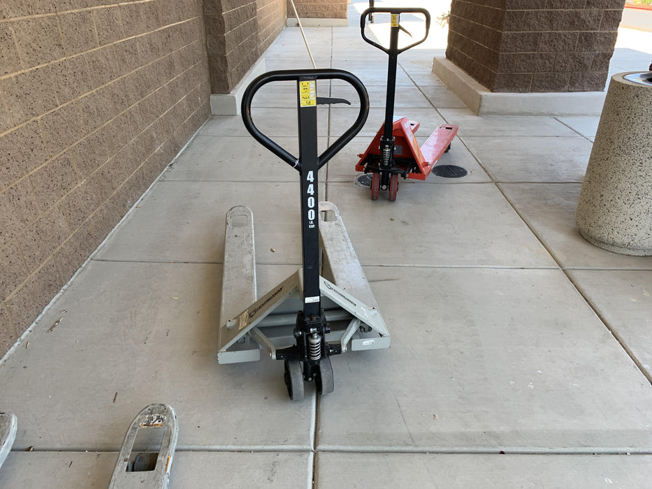 2019 STRONGWAY 4400 lb Pallet Jack