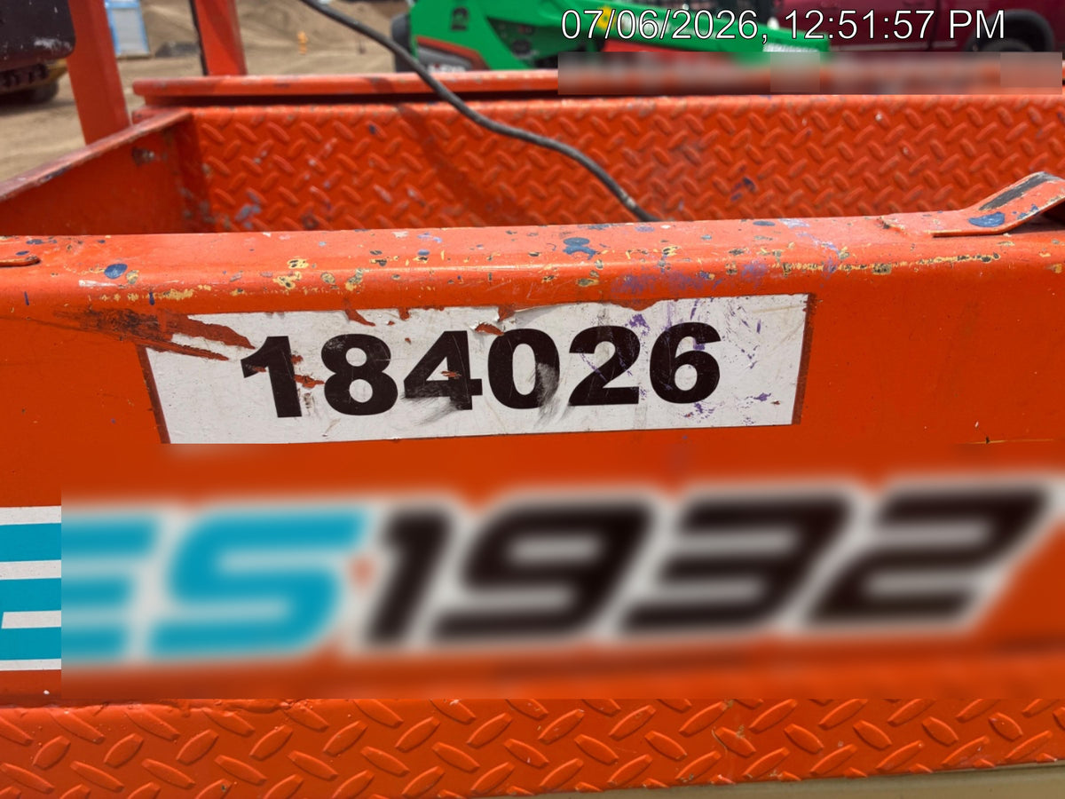2021 JLG ES1932