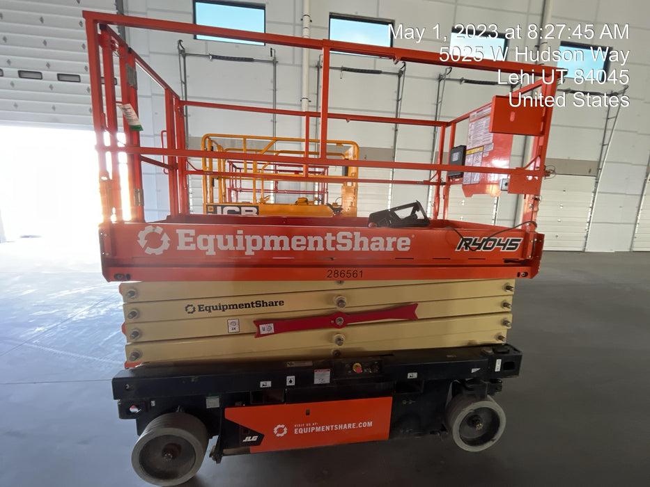 2022 JLG R4045