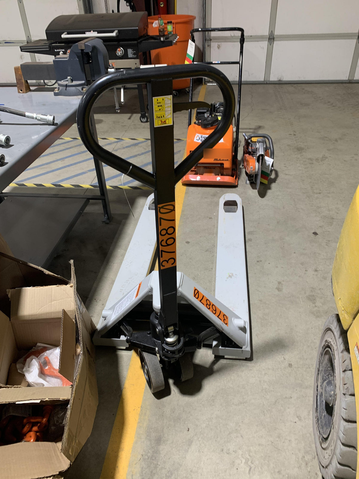 2023 STRONGWAY 4400 lb Pallet Jack