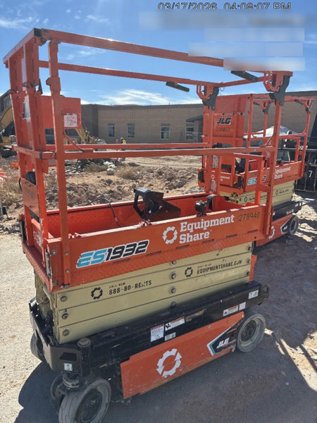 2022 JLG ES1932