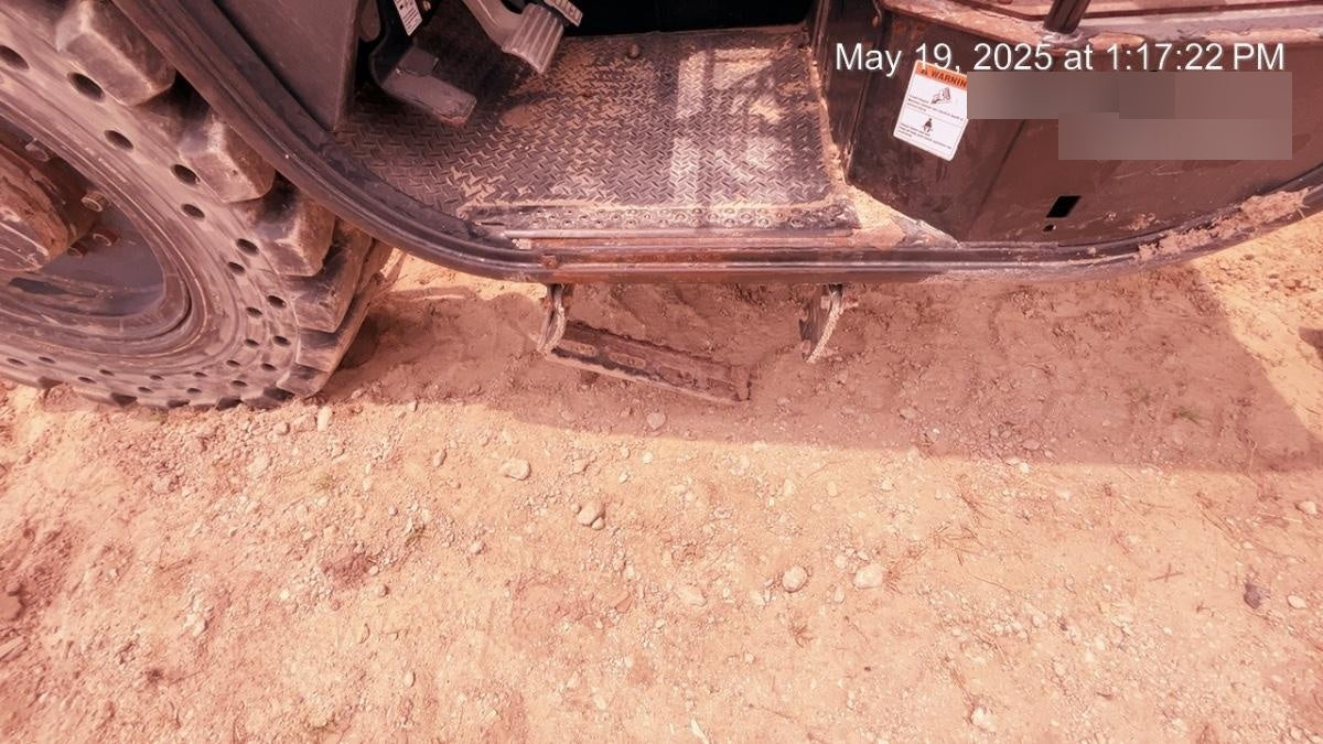 2017 Genie GTH-1056 Genie GTH1056, Solid Tires, 60" carriage, Open ROPS