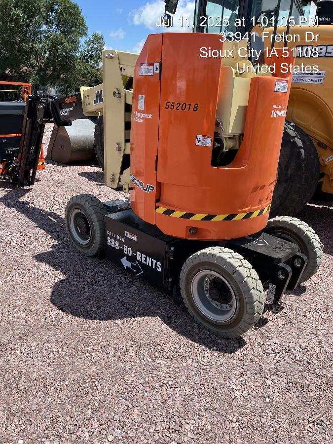 2025 JLG E300AJP
