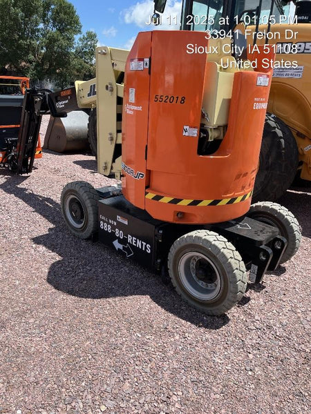 2025 JLG E300AJP
