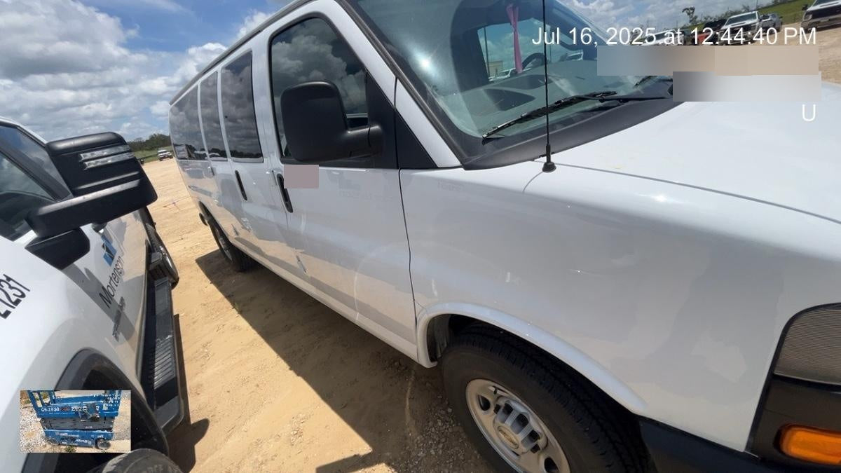 2025 CHEVROLET Express Van - Rental