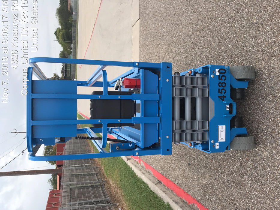 2019 Genie GS-1930 Fixed rails with chain Entry