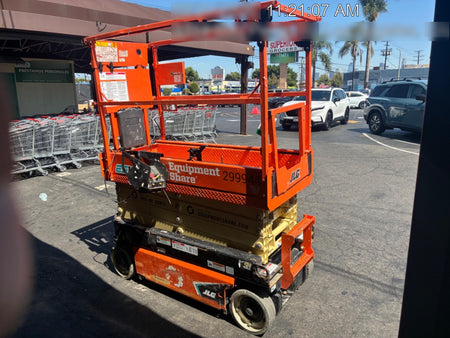 2023 JLG ES1932