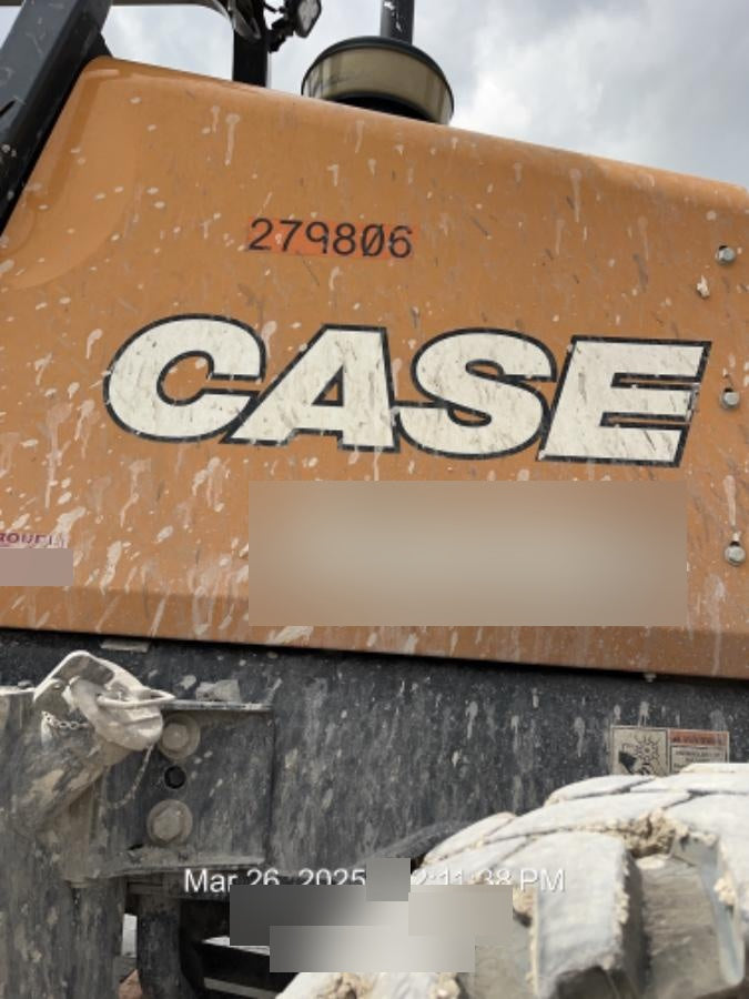 2023 CASE 588H