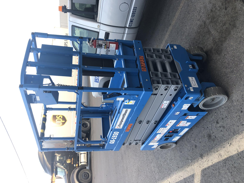 2020 Genie GS-1930 Solid Non Marking Tires, Beacon, Folding rails with half height swing gate, 800W Inverter