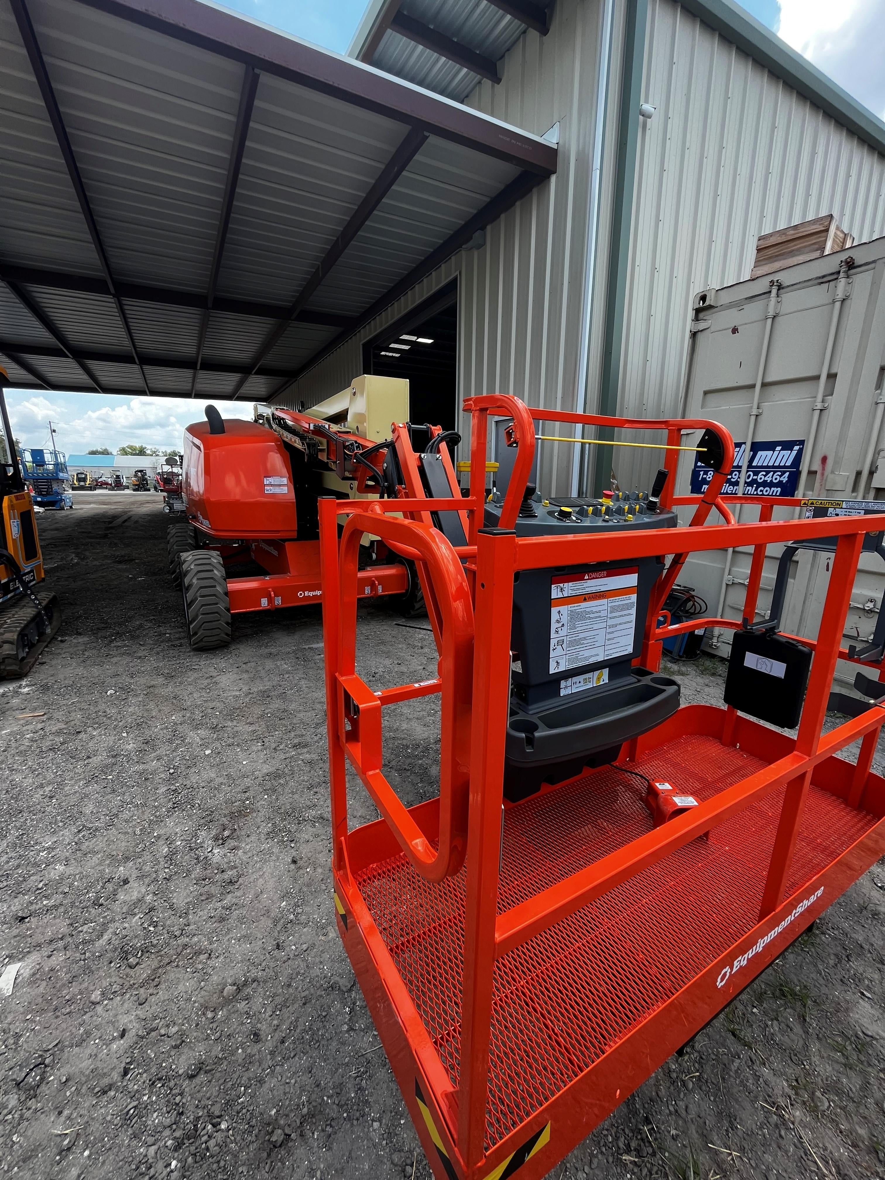 2023 JLG 450AJ