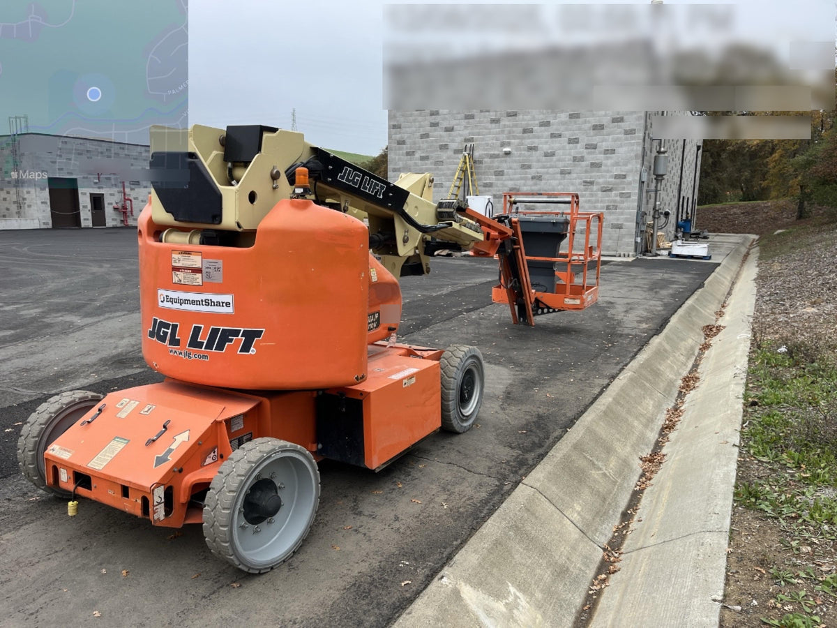 2019 JLG E400AJPN