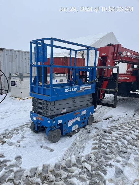 2020 Genie GS-1930 Solid Non Marking Tires, Beacon, Folding rails with half height swing gate, 800W Inverter