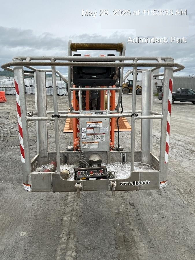 2021 JLG X600AJ