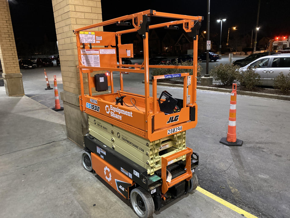 2022 JLG ES1932