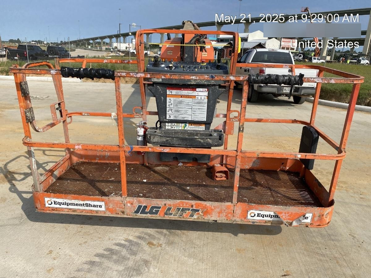 2021 JLG 860SJ