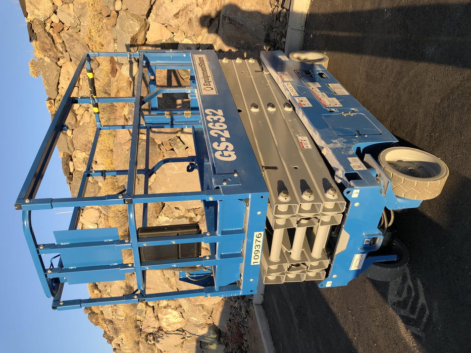 2020 Genie GS-2632 Solid NM Tires, Folding Rails with Half-Height Swing Gate, Beacon, 800W Invertor