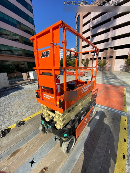 2025 JLG ES1932