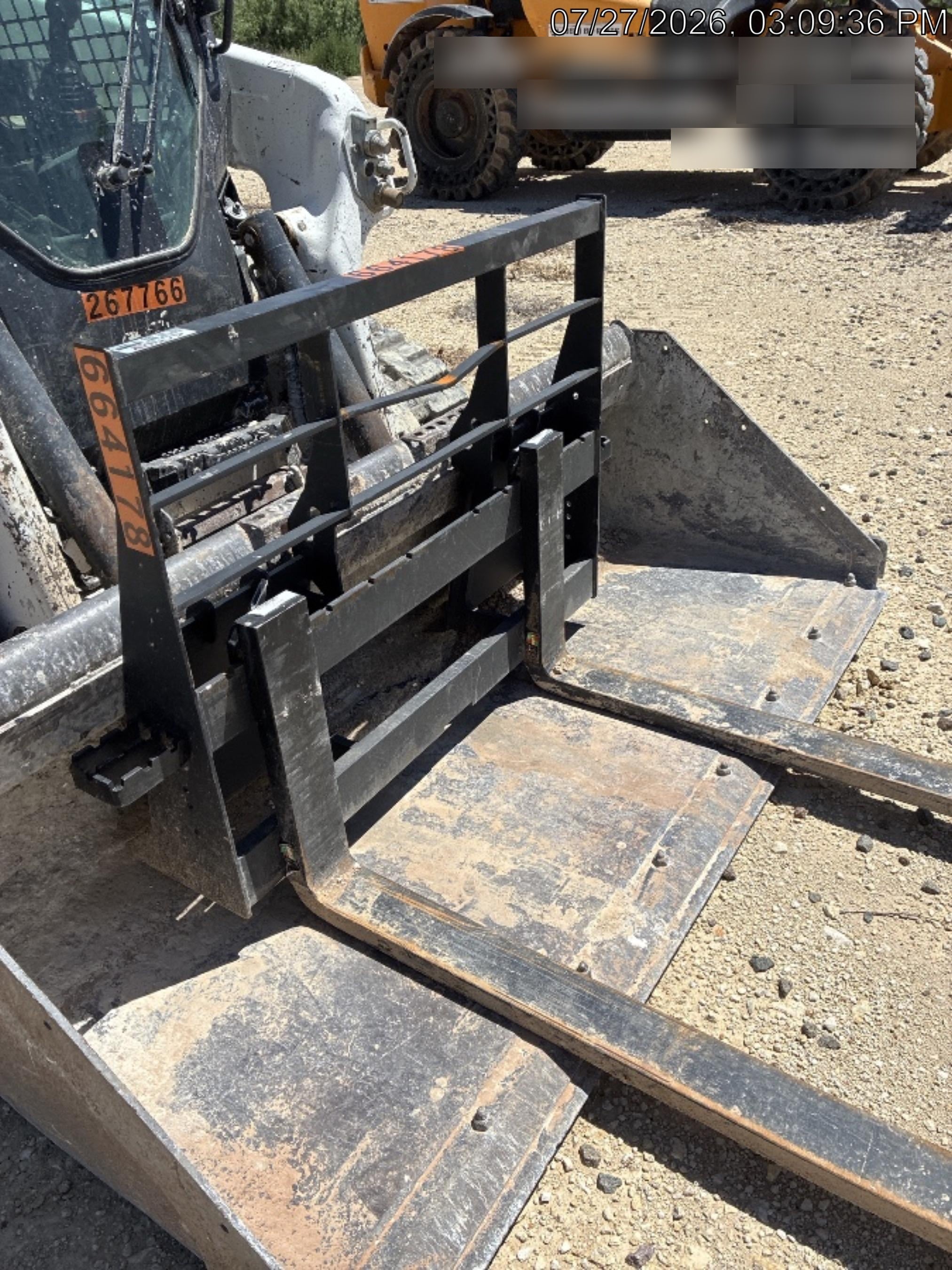 2026 ARROW MATERIAL HANDLING 72" Pallet Forks - Arrow