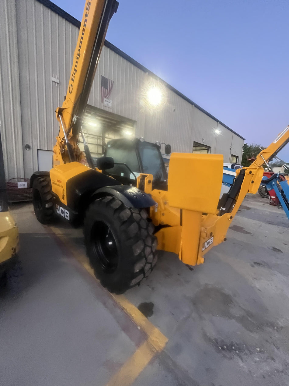 2026 JCB 514-56