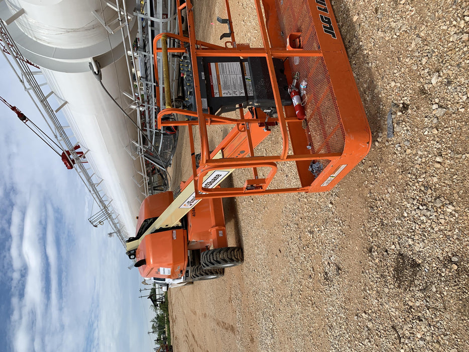 2019 JLG 400S