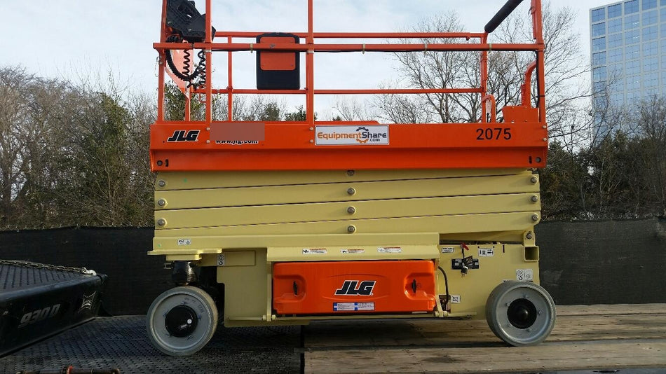 2016 JLG 3246ES