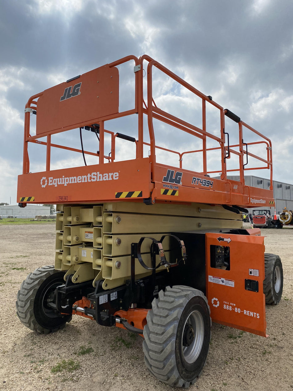 2023 JLG RT4394