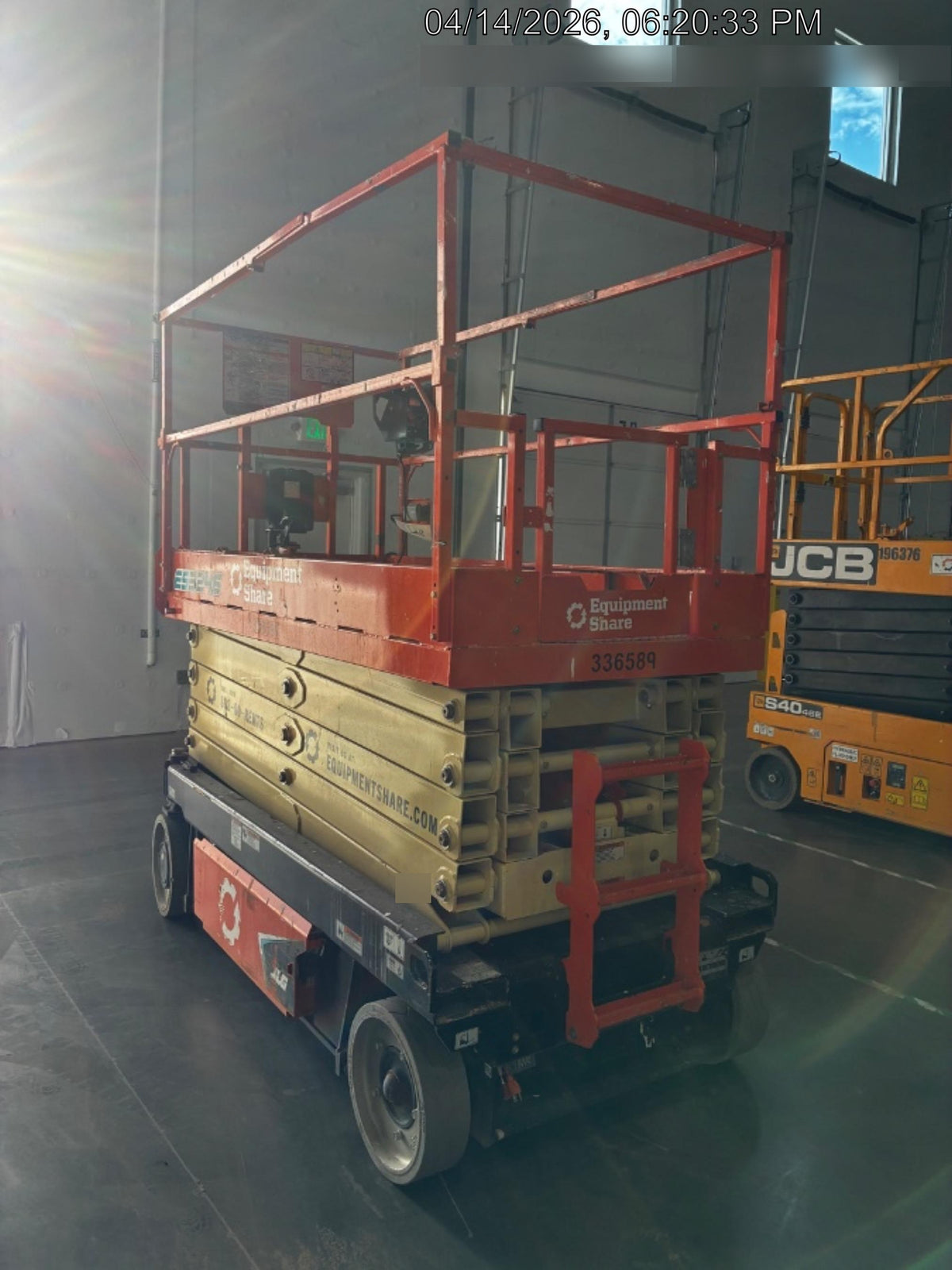 2023 JLG ES3246
