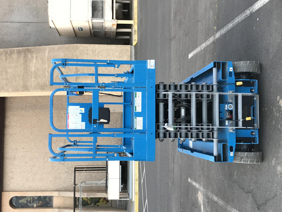 2019 Genie GS-4047 Folding rails with half height swing gate, 800W Inverter