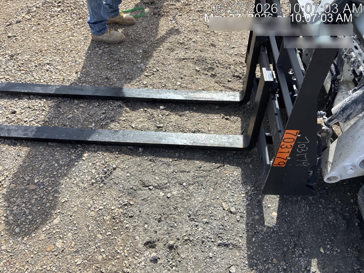 2025 ARROW MATERIAL HANDLING 48" Pallet Forks - Arrow