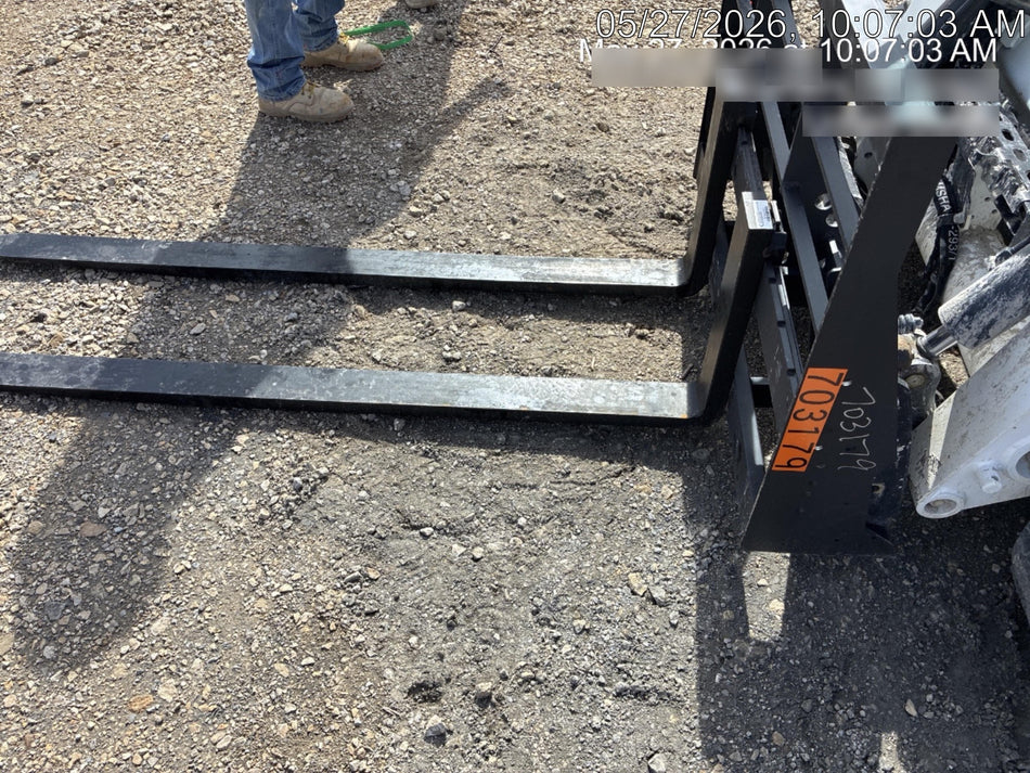 2025 ARROW MATERIAL HANDLING 48" Pallet Forks - Arrow