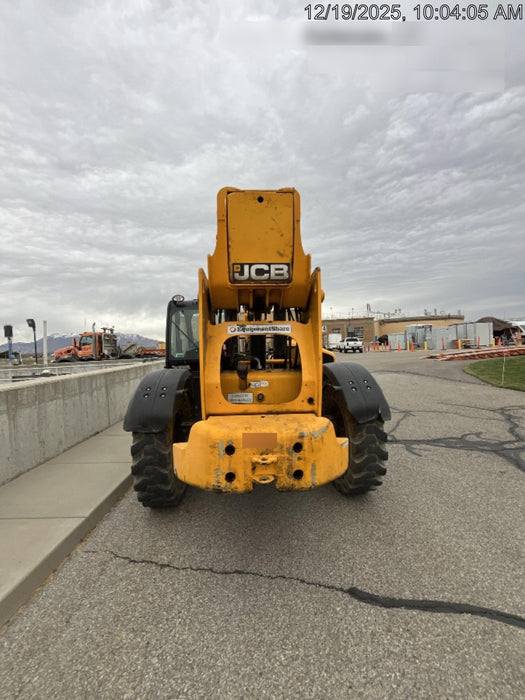 2020 JCB 512-56 Cab/Heat/Air, 109 HP, Solid Tires, STD Worklight, Beacon, Aux Hydraulics, Lifting Eye, Back up Alarm w/66" Carriage/60" Forks