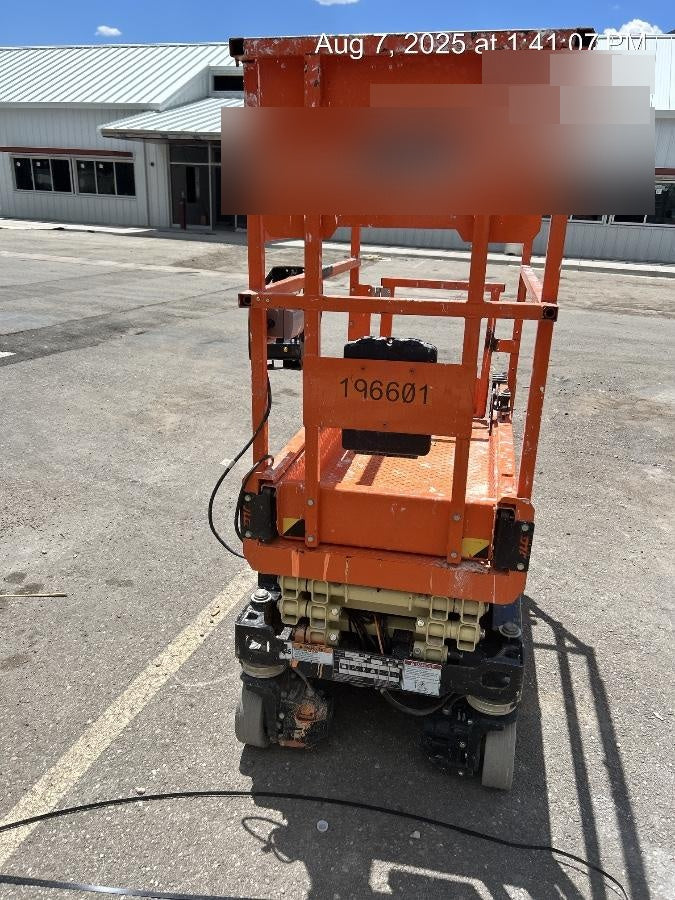2021 JLG ES1330L