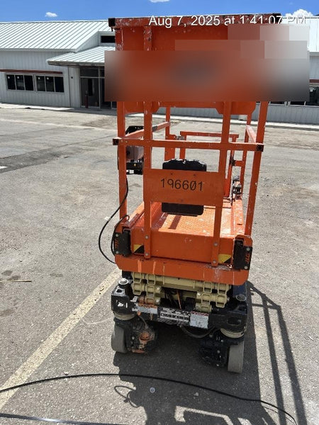2021 JLG ES1330L