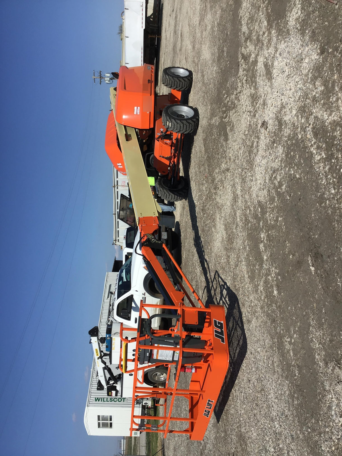 2019 JLG 660SJ