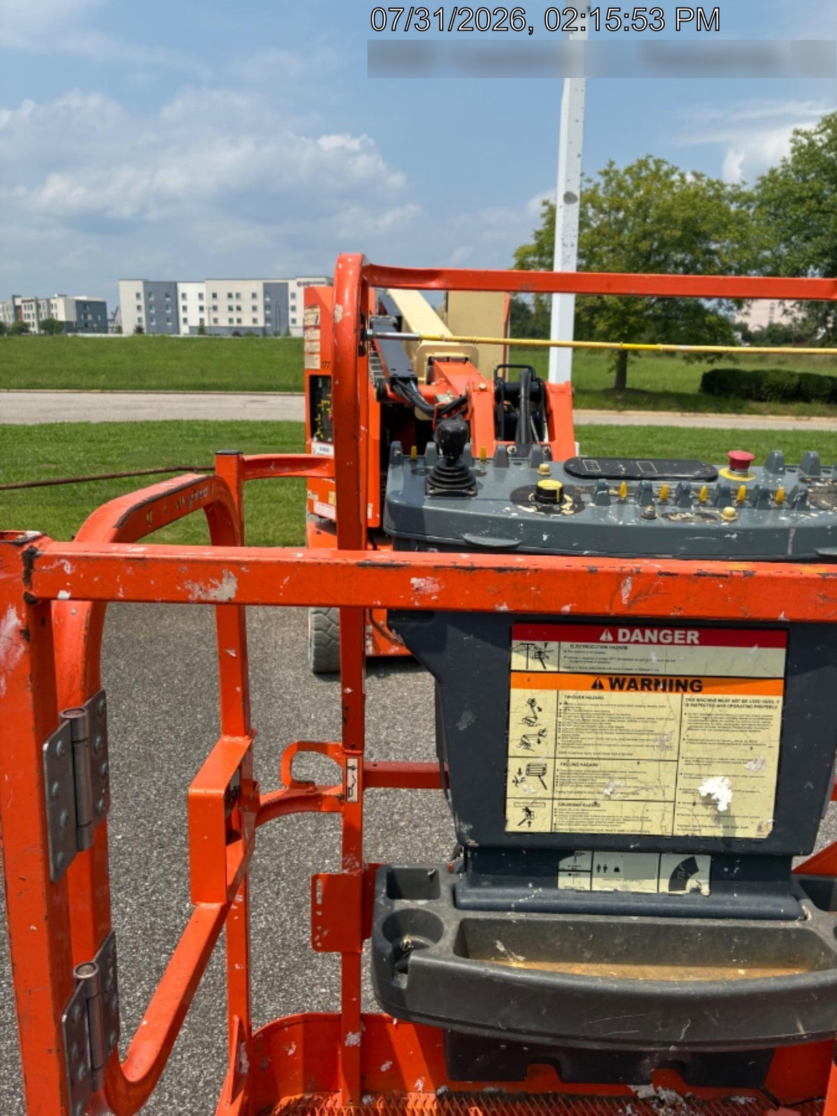 2021 JLG E300AJP