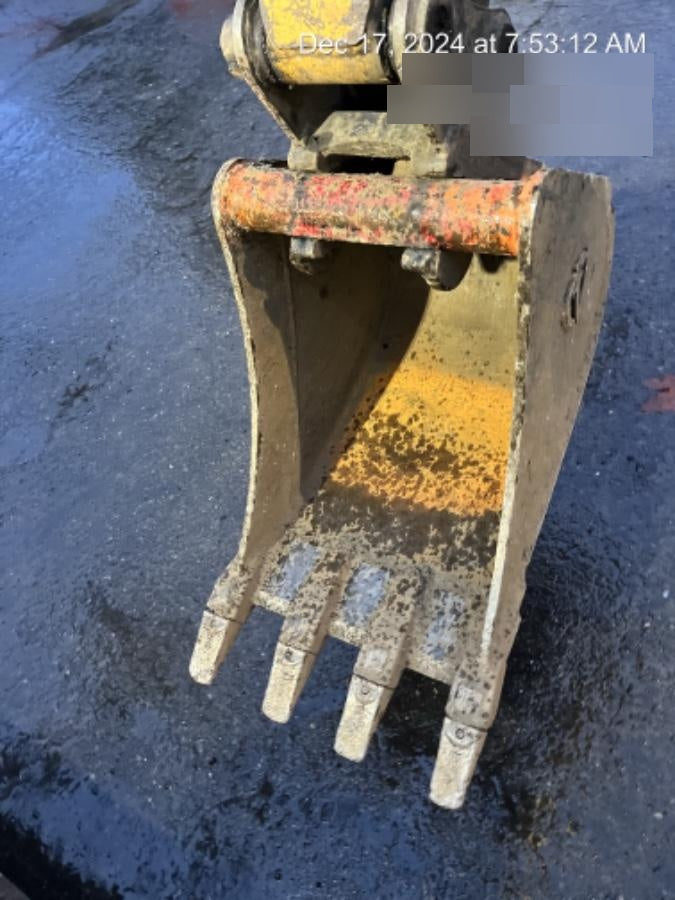 2022 PALADIN 18" Tooth Bucket, Paladin