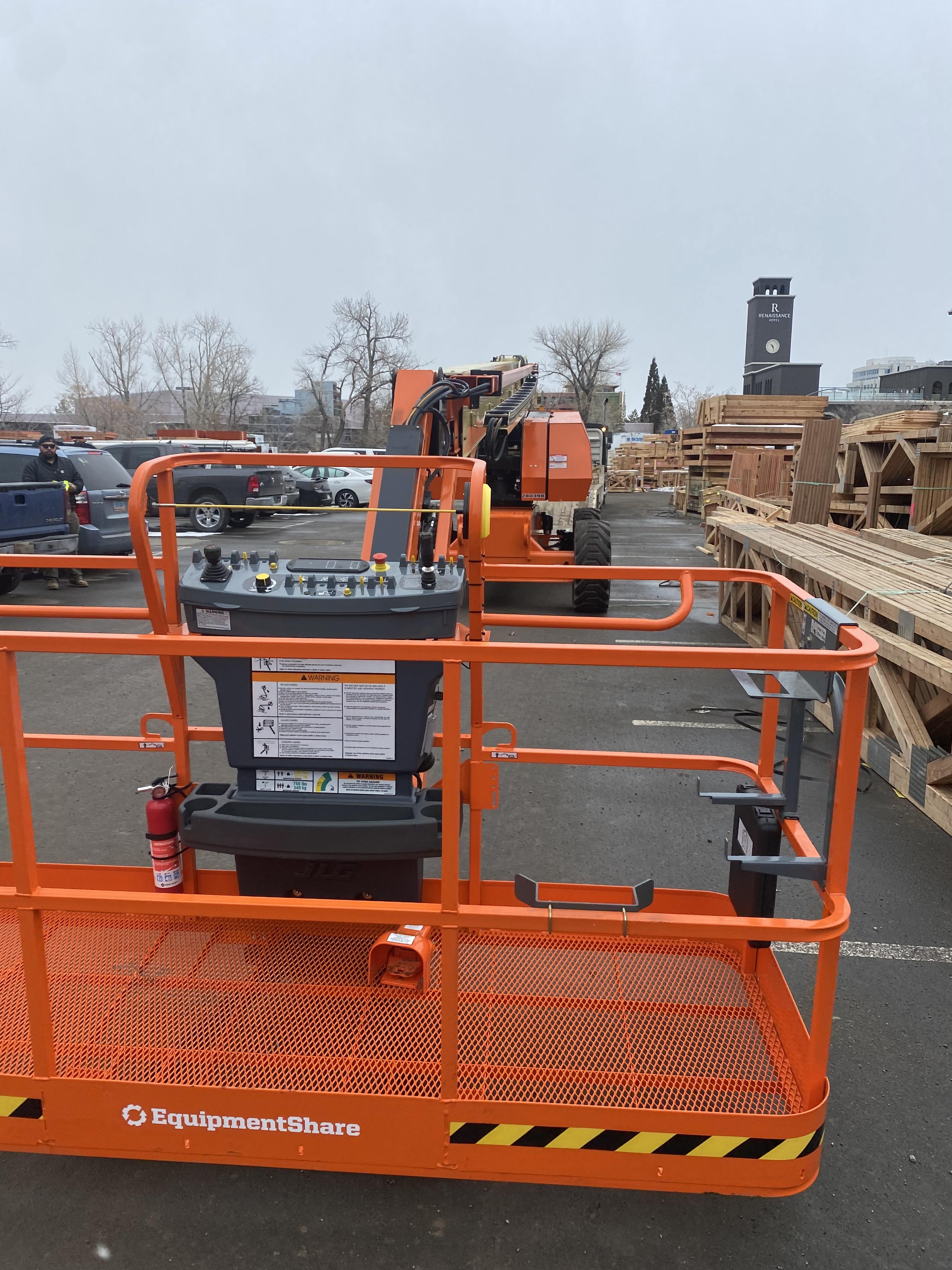 2022 JLG 860SJ