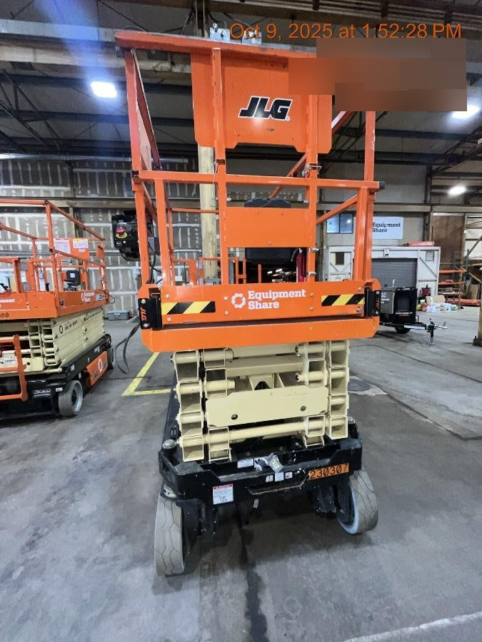 2022 JLG ES3246