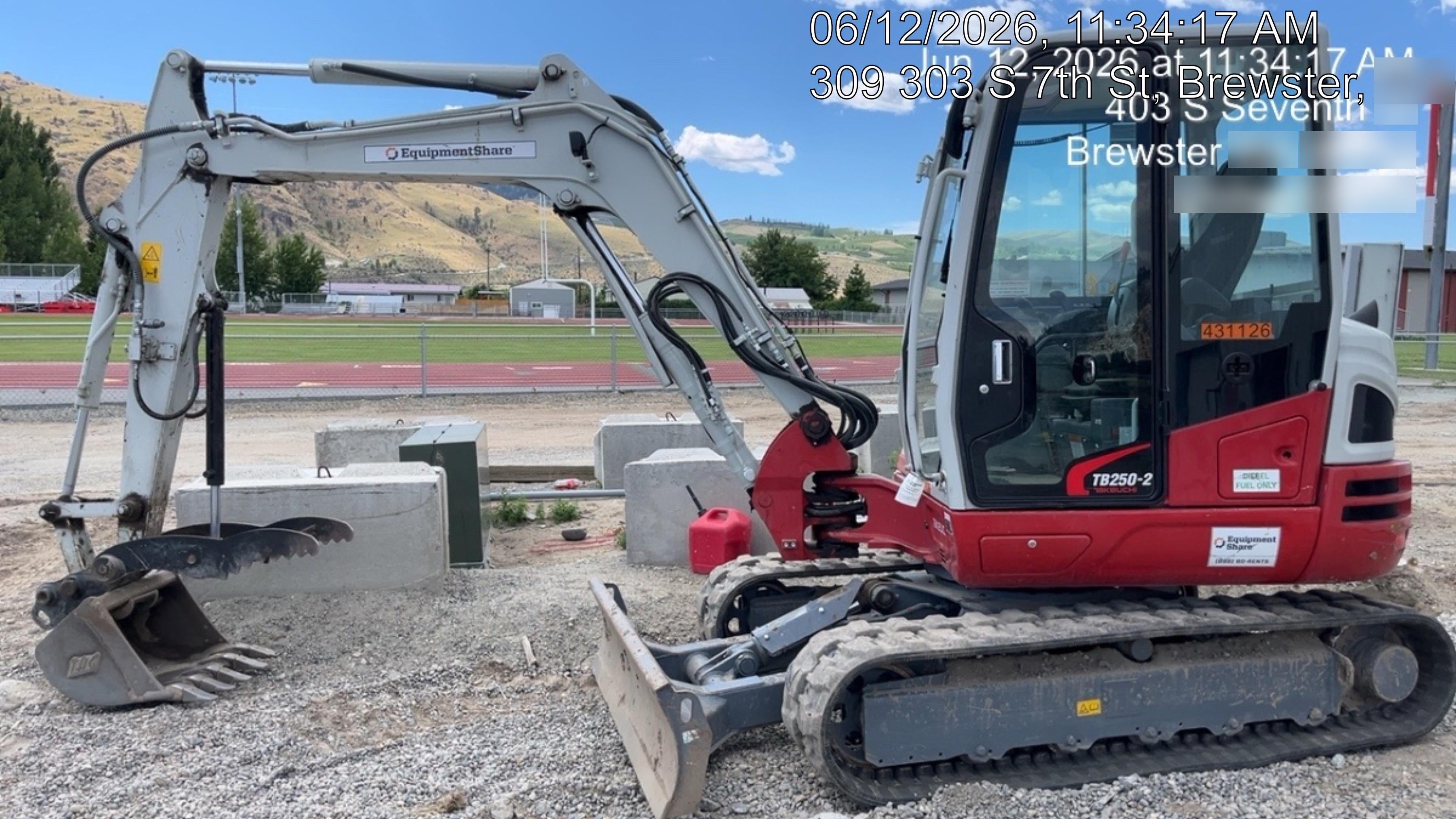 2024 TAKEUCHI TB250-2CR