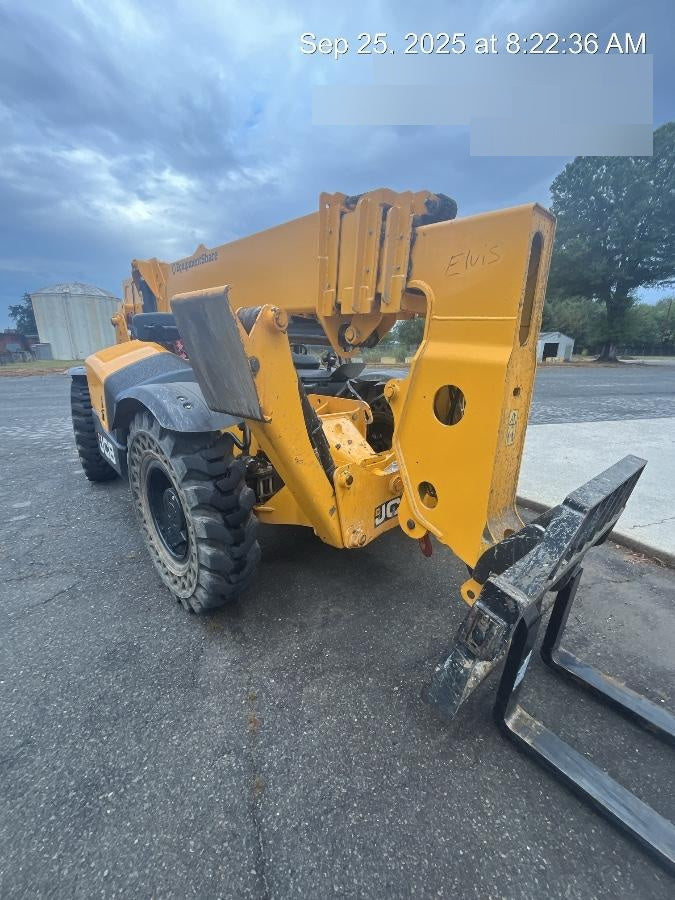 2023 JCB 510-56