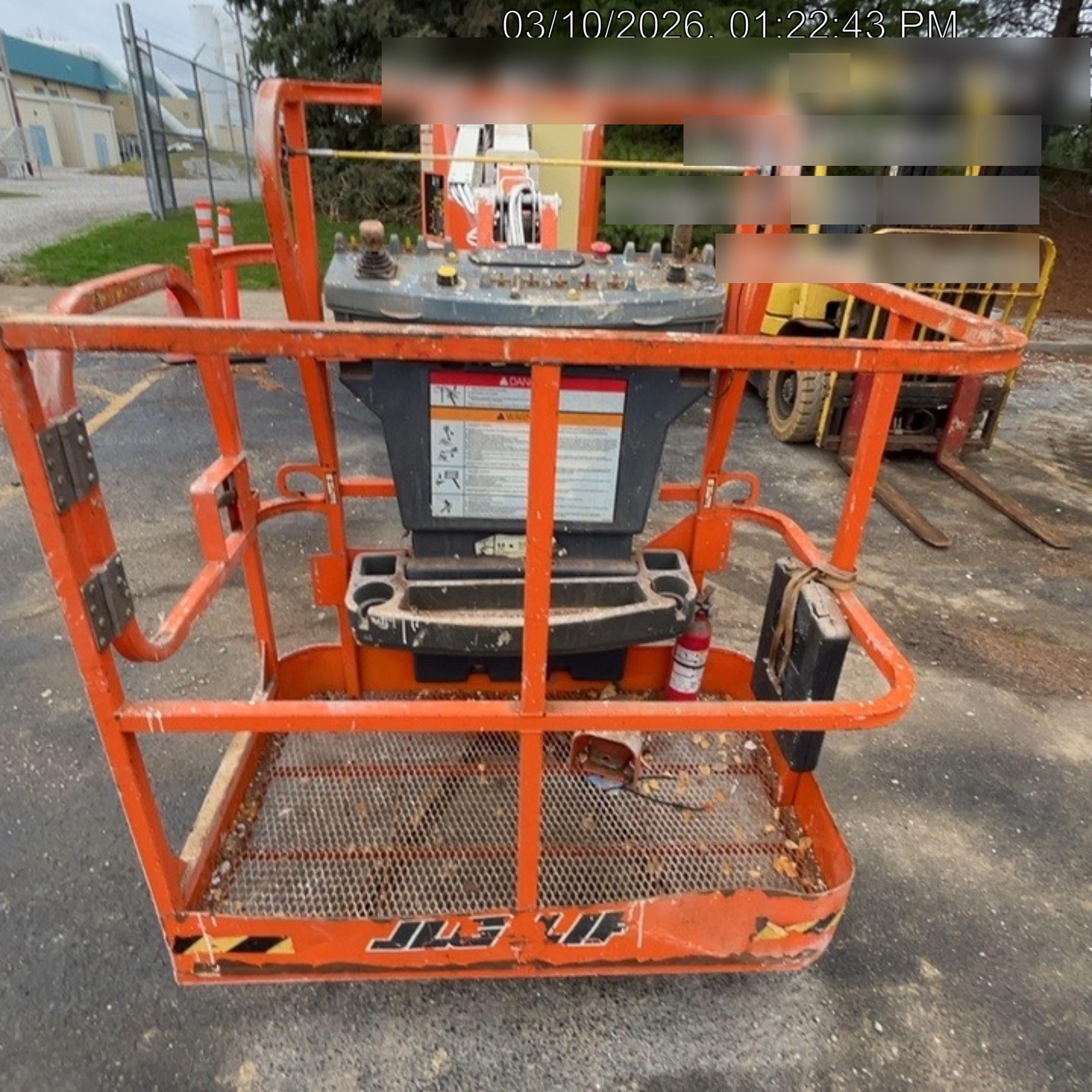 2021 JLG E300AJP