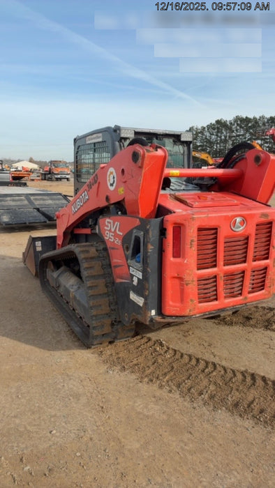 2019 Kubota SVL95-2S Cab/Heat/Air, Standard Tracks, Standard Flow, Hydraulic QC 80" HD w/ Smooth Cutting Edge