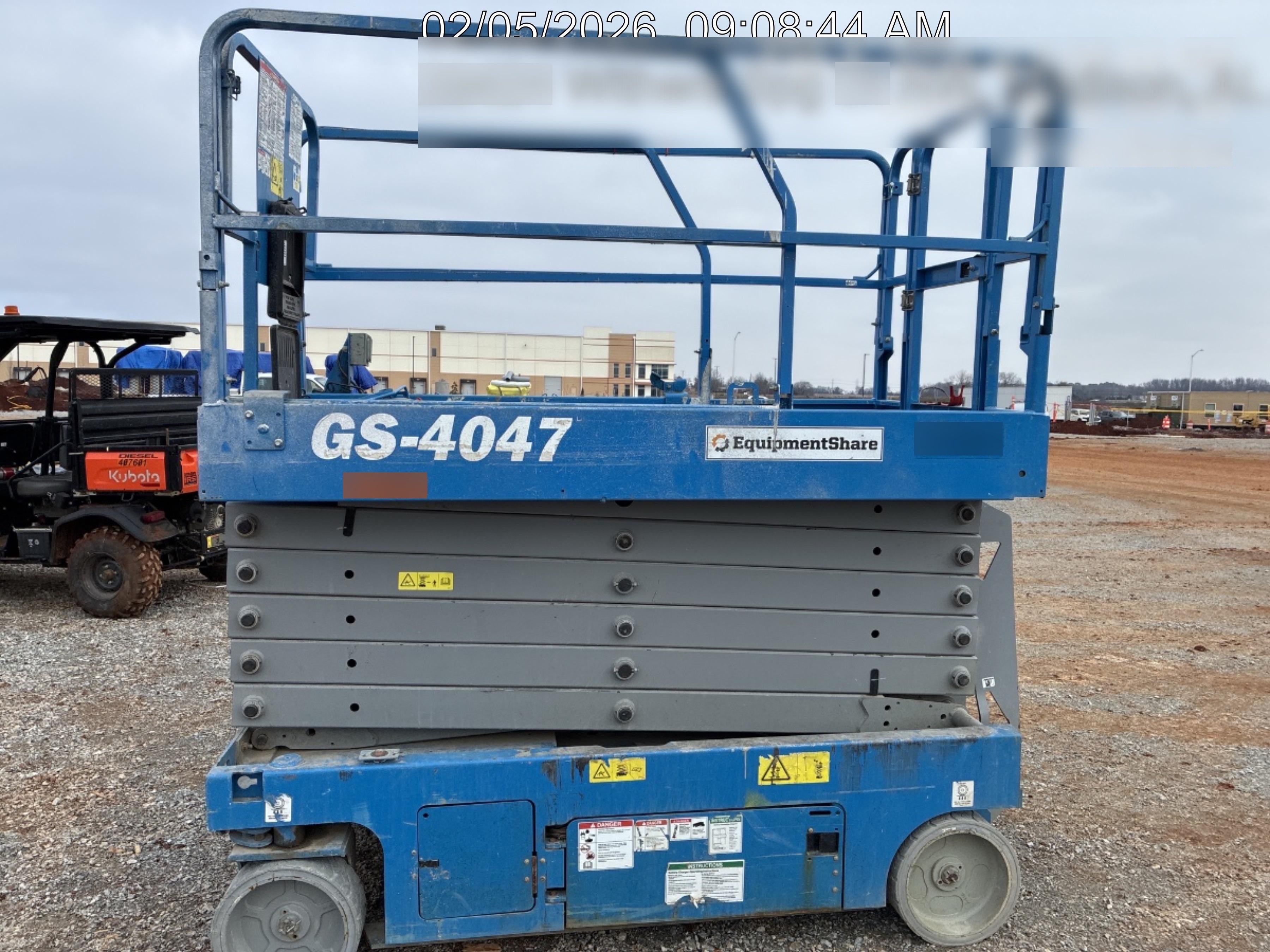 2019 Genie GS-4047 Folding rails with half height swing gate