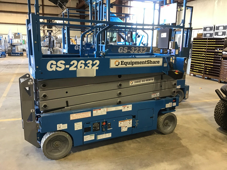 2019 Genie GS-2632 Folding rails with half height swing gate