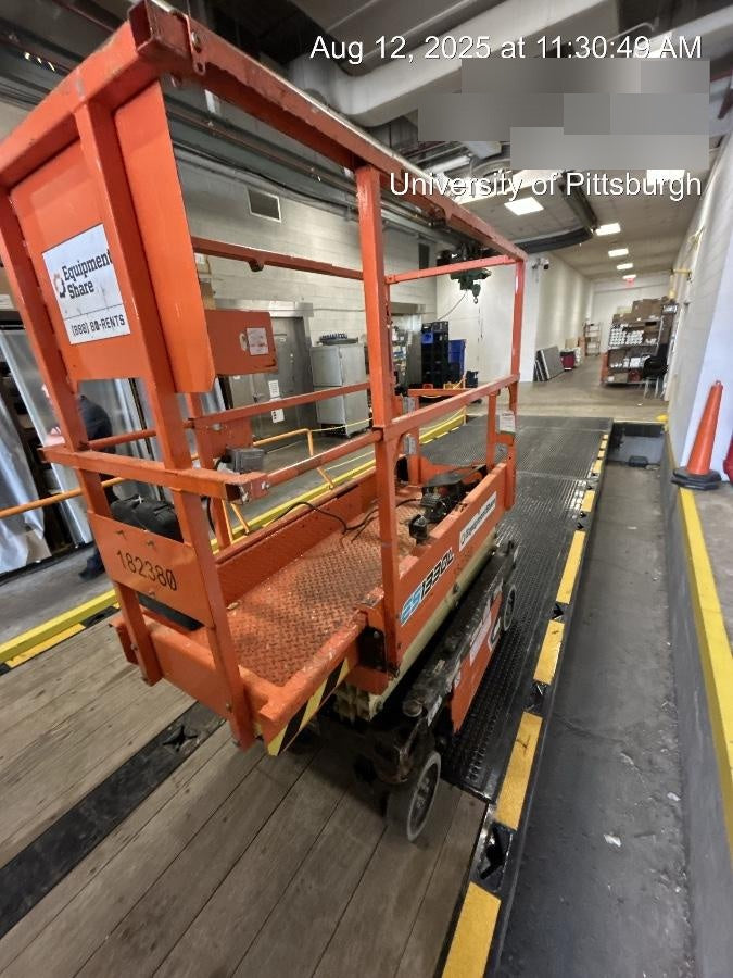2021 JLG ES1330L