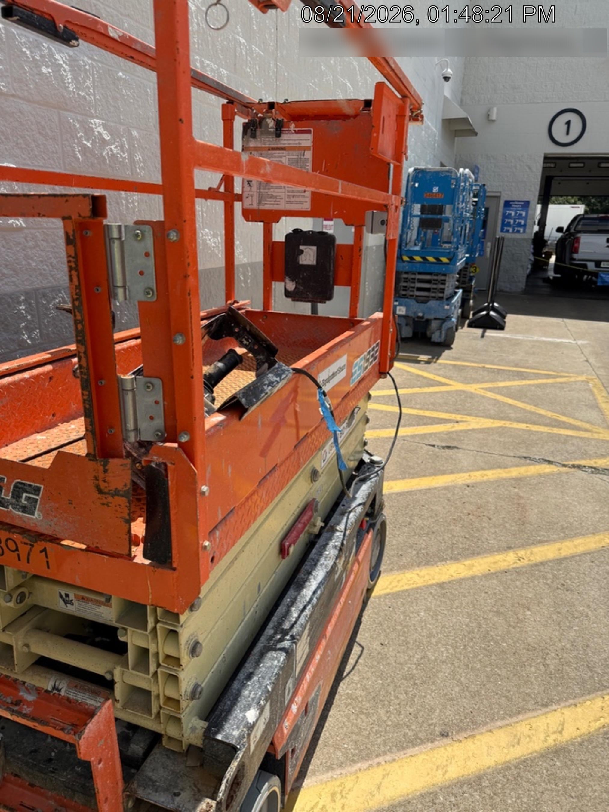 2022 JLG ES1932
