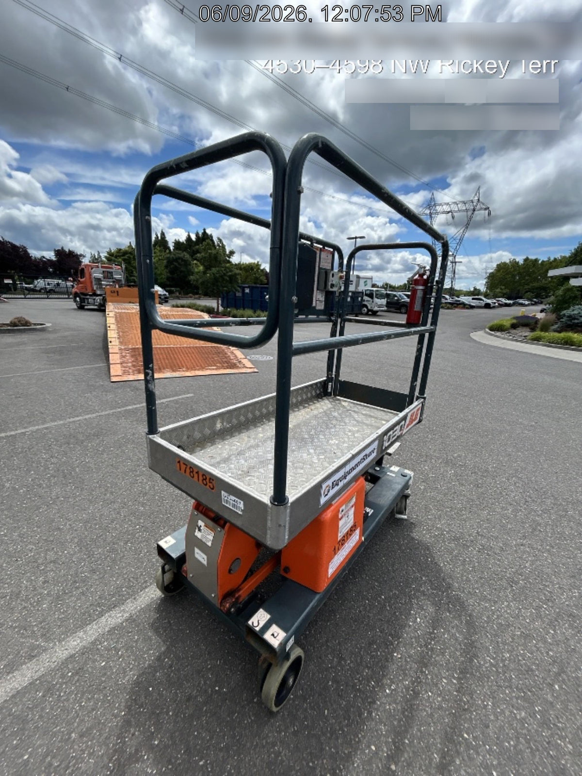 2023 JLG 1030P