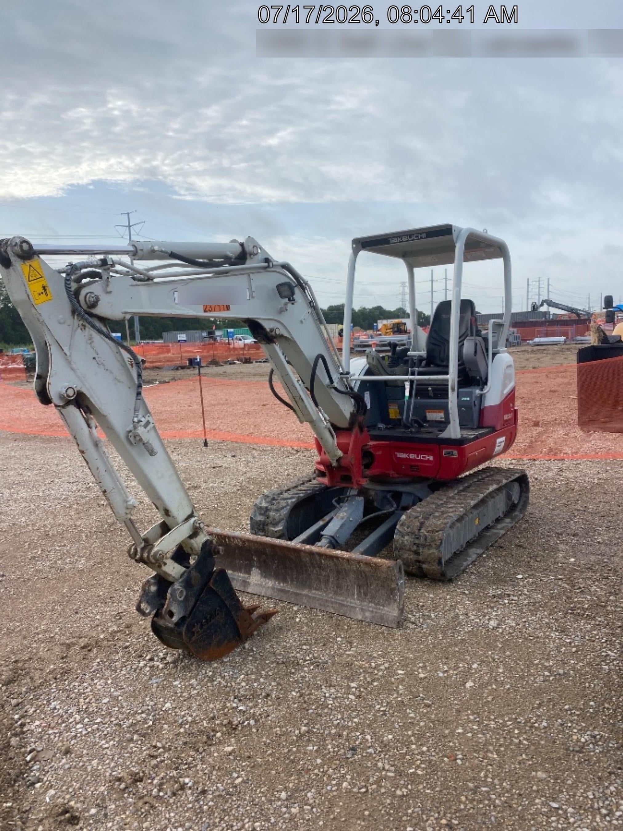 2022 TAKEUCHI TB235-2R