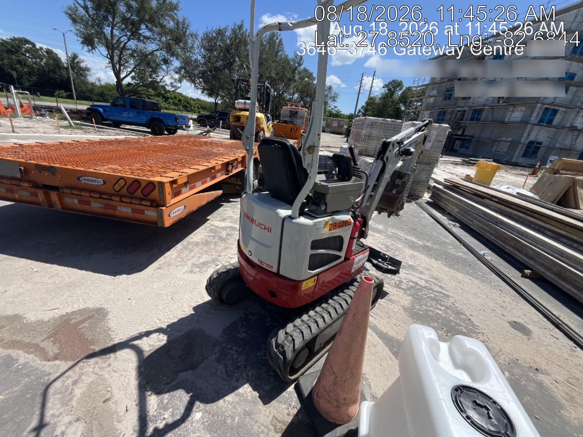 2022 TAKEUCHI TB210R